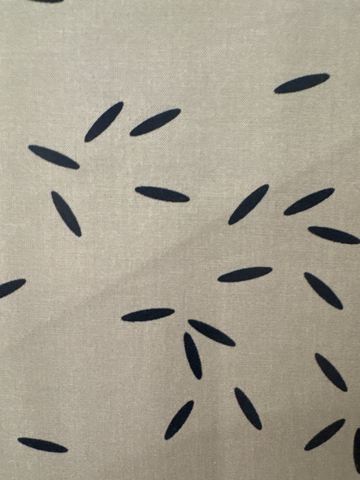 MO Filigree Black Seeds Tan