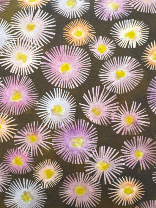 MO Blooming Lovely Pink Flowers on Brown