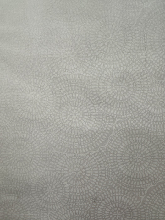 MM Dizzy Dots White on White