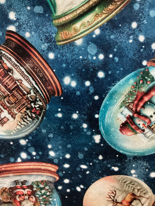QT Blue 2600-30337-W Wonderful Wintertime Snowglobes