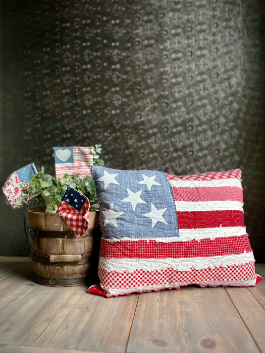 Betsy Quilted Pillow Pattern - Paper Print Vision