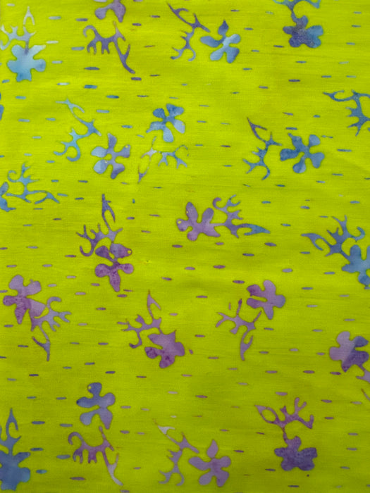 AN Spacey Flowers on Green