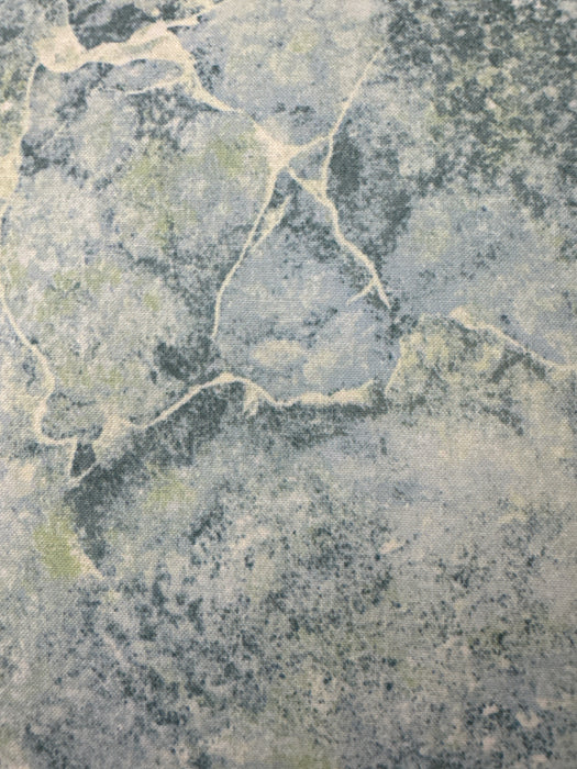NC Stonehenge Gradations II Quartz Blue Planet Light