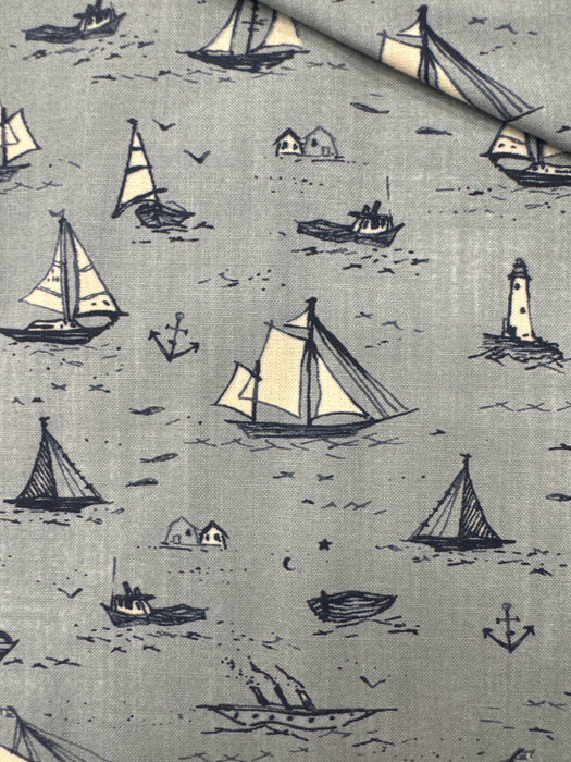 MO To The Sea Light sailboats