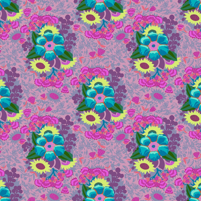 NC Anna Maria Overdressed Centerpiece Grape