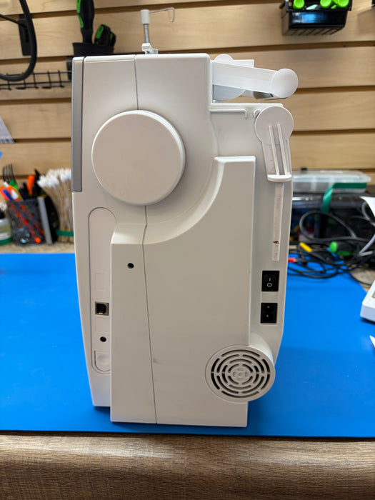 Bernina B550 - Previously Loved