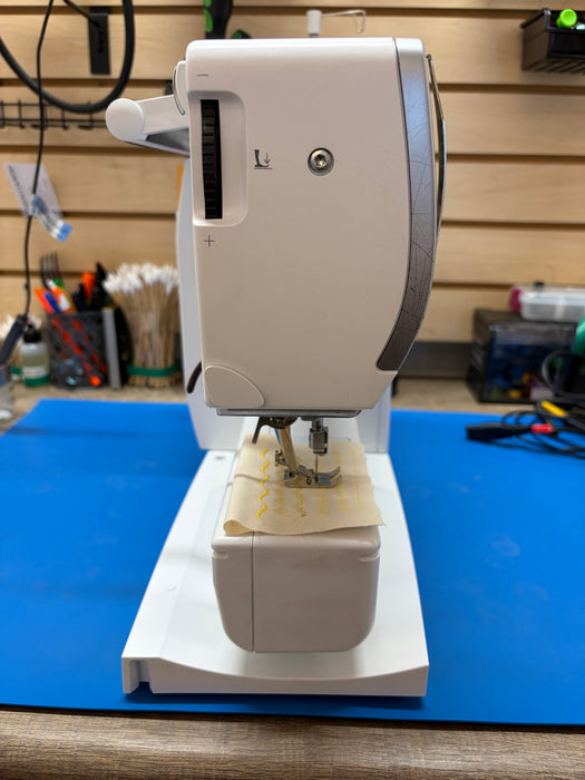 Bernina B550 - Previously Loved