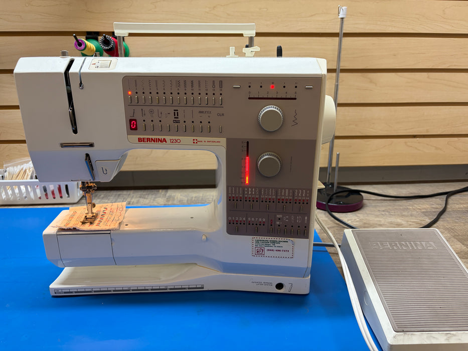Bernina 1230 - Previously Loved