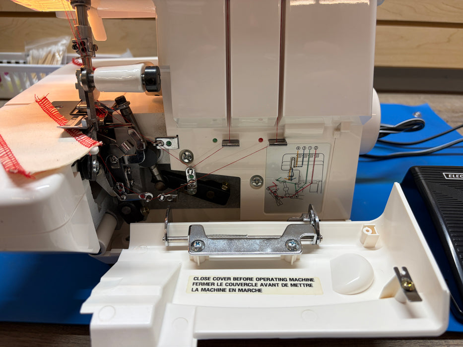 Singer Serger 14T948DS - Previously Loved