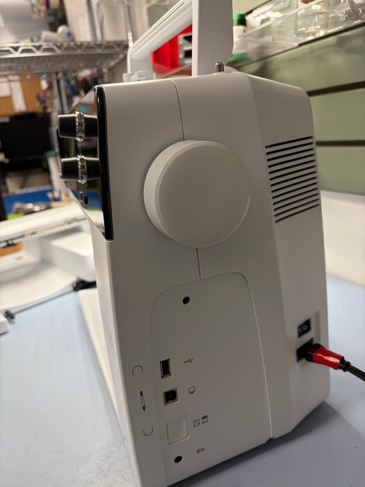 Previously loved Bernina B590