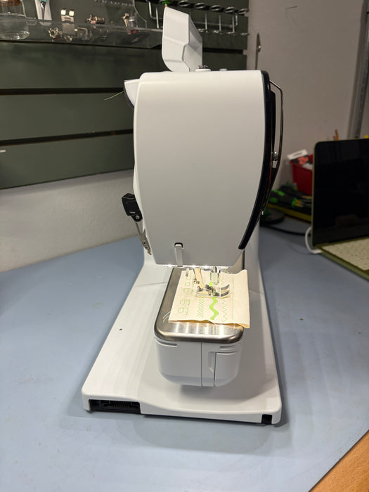 Previously loved Bernina B590