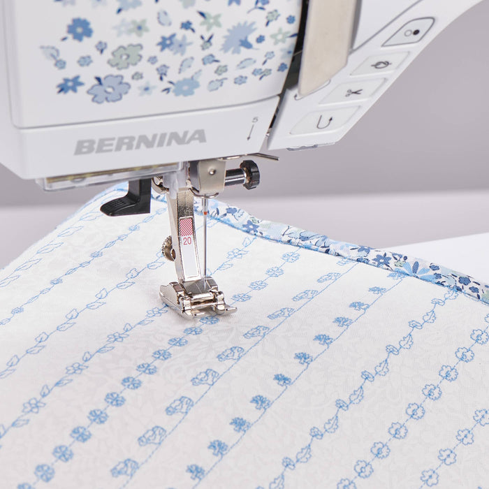 32 exclusive Liberty Edition decorative stitches on the BERNINA 495 Liberty Edition