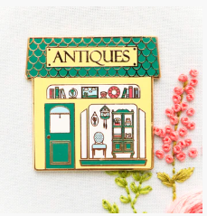 Bev McCullough Antique Shop Needle Minder