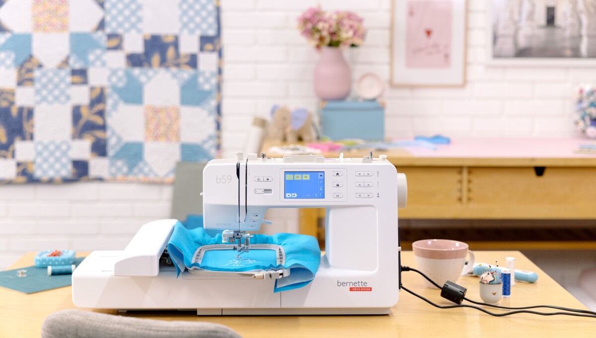 Bernette B59 sewing
