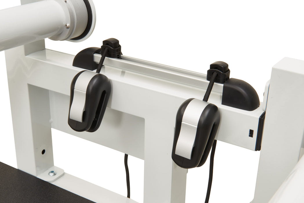 BERNINA Studio Frame, fabric clamps detail