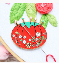 Bev McCullough Tomato Pin Cushion Needle Minder 